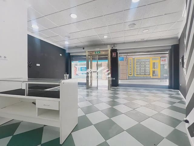 Local Commercial à louer à Lucena - 590 € (Ref: 10078816)
