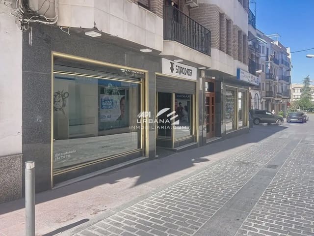 Local Commercial à louer à Lucena - 590 € (Ref: 10078816)