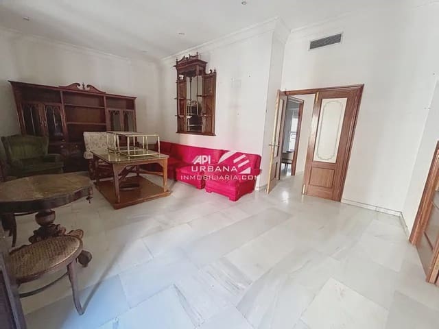 Piso de 4 habitaciones en Lucena en venta - 300.000 € (Ref: 10079108)