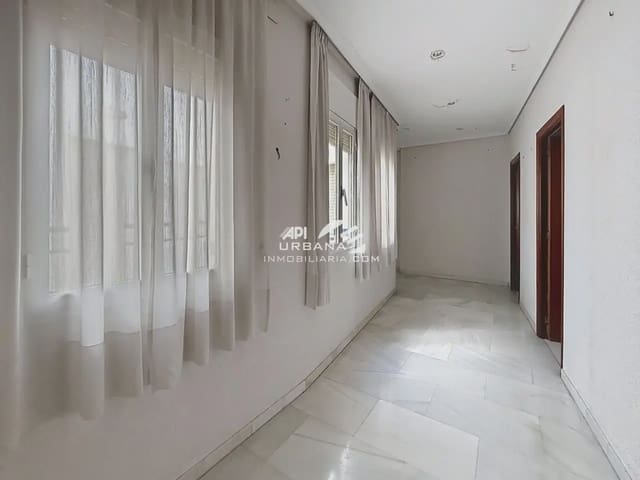 Piso de 4 habitaciones en Lucena en venta - 300.000 € (Ref: 10079108)