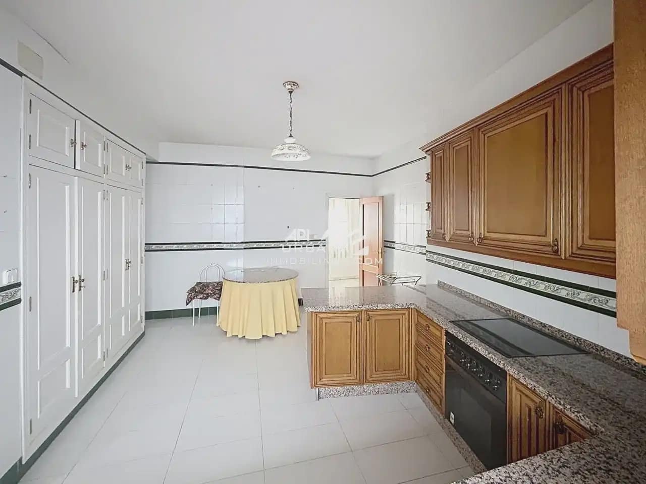 4 makuuhuone Asunto myytävänä paikassa Lucena - 300 000 € (Ref: 10079108)