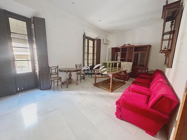 Piso de 4 habitaciones en Lucena en venta - 300.000 € (Ref: 10079108)