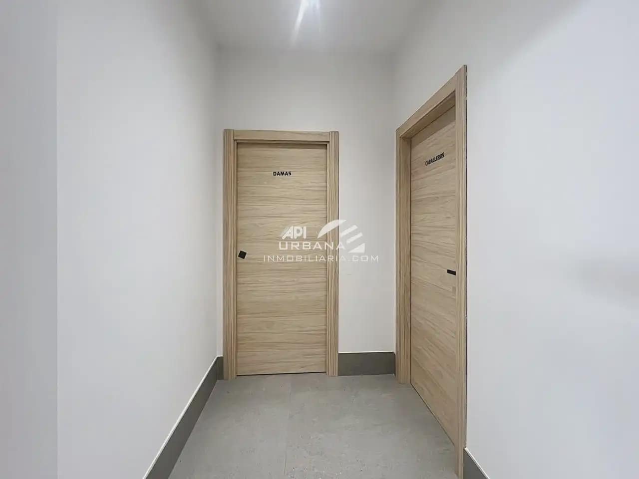 Kommersiell att hyra i Lucena - 850 € (Ref: 10088548)