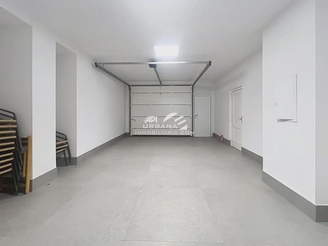 Kaupallinen vuokrattavana paikassa Lucena - 850 € (Ref: 10088548)