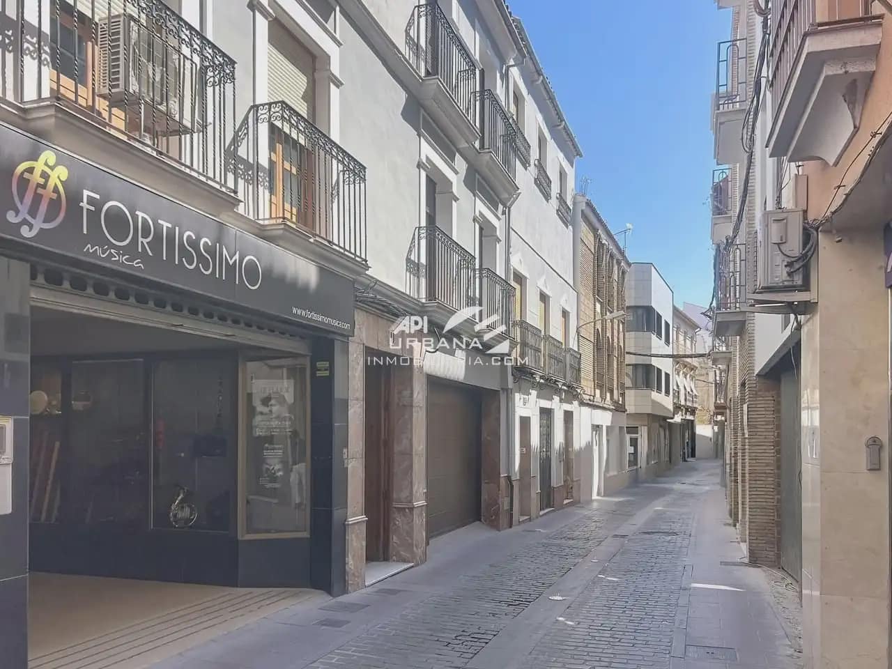 Kommersiell att hyra i Lucena - 850 € (Ref: 10088548)