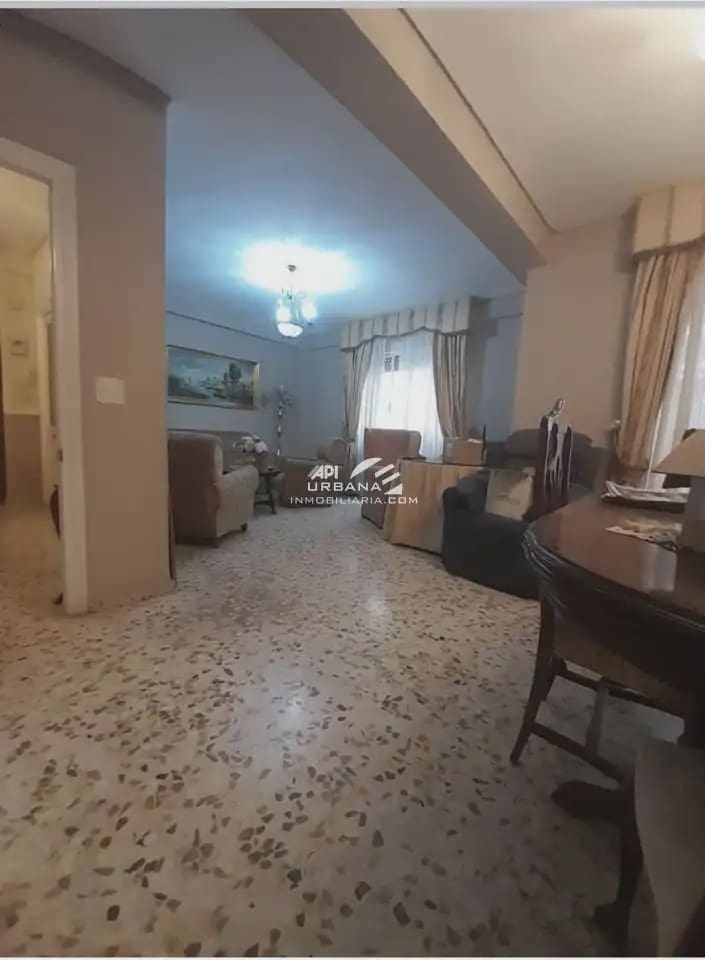 Piso de 4 habitaciones en Lucena en venta - 135.000 € (Ref: 10093862)