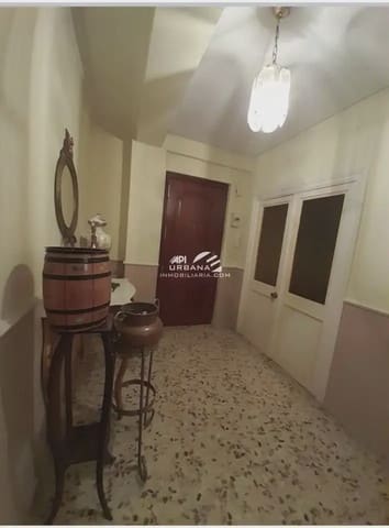 Piso de 4 habitaciones en Lucena en venta - 135.000 € (Ref: 10093862)
