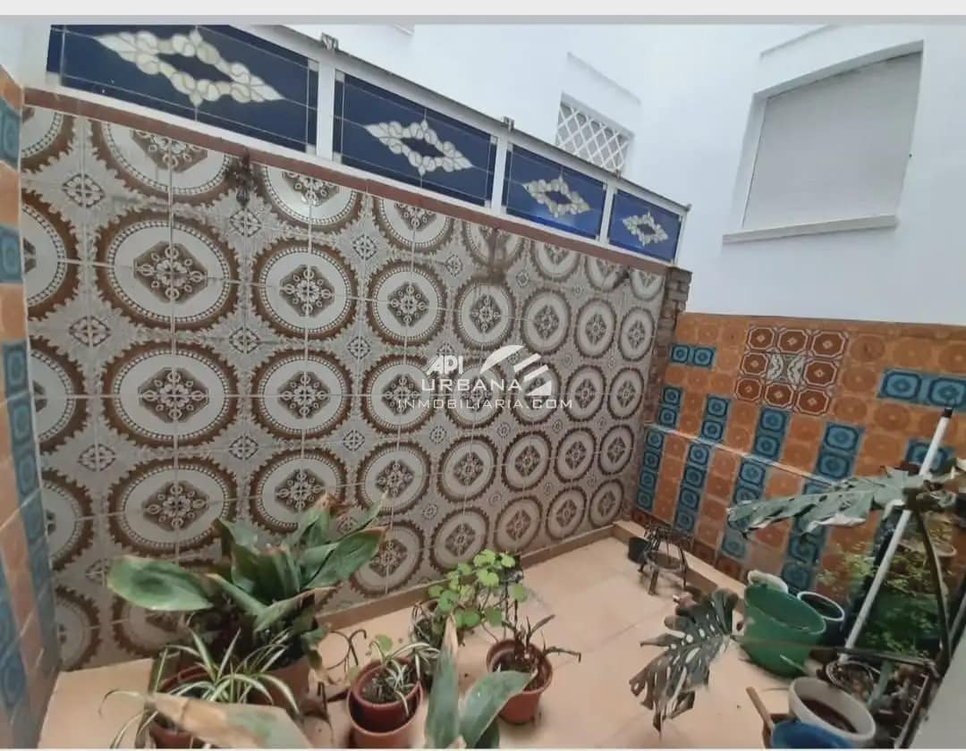 Piso de 4 habitaciones en Lucena en venta - 135.000 € (Ref: 10093862)