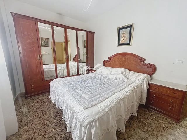 Apartamento de 2 habitaciones en Lucena en venta - 90.000 € (Ref: 10094891)