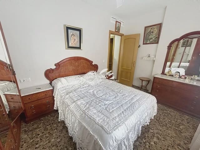 Apartamento de 2 habitaciones en Lucena en venta - 90.000 € (Ref: 10094891)