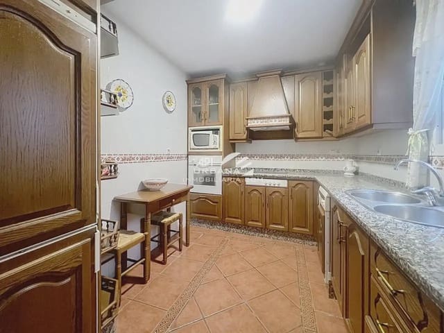4 quarto Casa em Banda para venda em Lucena - 185 000 € (Ref: 10101421)