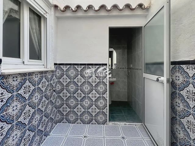 4 quarto Casa em Banda para venda em Lucena - 185 000 € (Ref: 10101421)