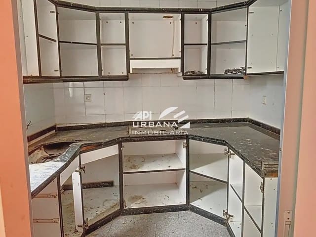 3 bedroom Terraced Villa for sale in Montilla with garage - € 70,000 (Ref: 10125252)