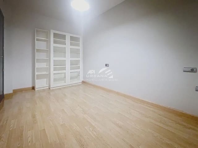 3 makuuhuone Asunto myytävänä paikassa Lucena mukana 
autotalli - 169 000 € (Ref: 10130532)