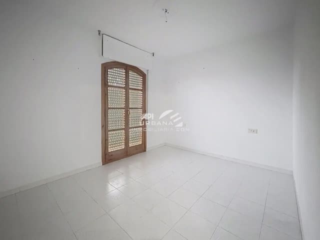 3 slaapkamer Huis te koop in Lucena met garage - € 168.000 (Ref: 10165506)