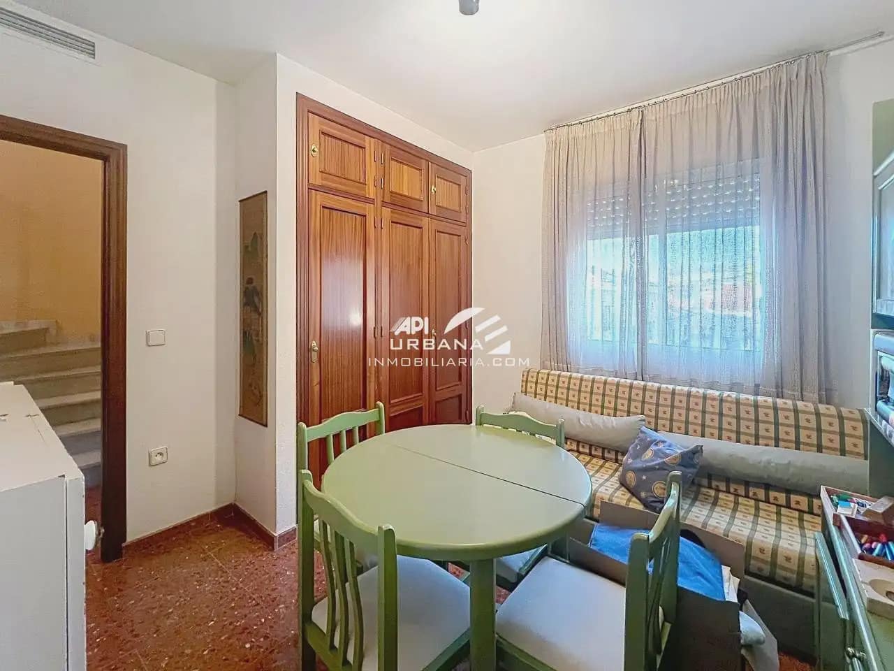 Casa de 3 habitaciones en Lucena en venta - 220.000 € (Ref: 10172998)