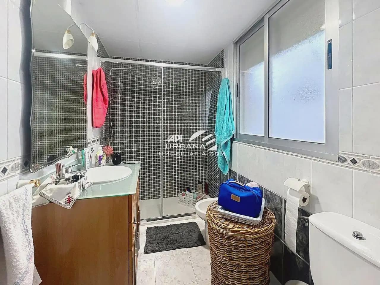Casa de 3 habitaciones en Lucena en venta - 220.000 € (Ref: 10172998)