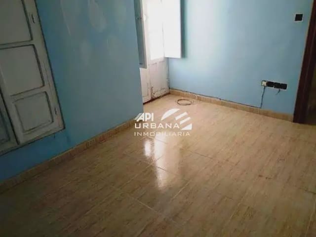 Adosado de 5 habitaciones en Montilla en venta - 65.000 € (Ref: 9963585)