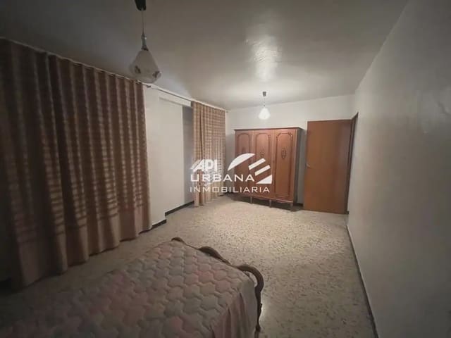 Casa de 4 habitaciones en Lucena en venta con garaje - 120.000 € (Ref: 9963586)