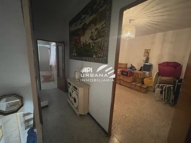 Casa de 4 habitaciones en Lucena en venta con garaje - 120.000 € (Ref: 9963586)