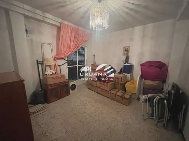 Casa de 4 habitaciones en Lucena en venta con garaje - 120.000 € (Ref: 9963586)