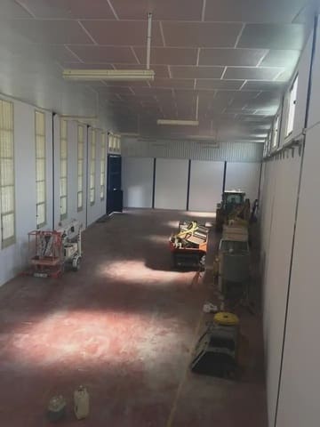 Commercieel te koop in Lucena - € 210.000 (Ref: 9963592)