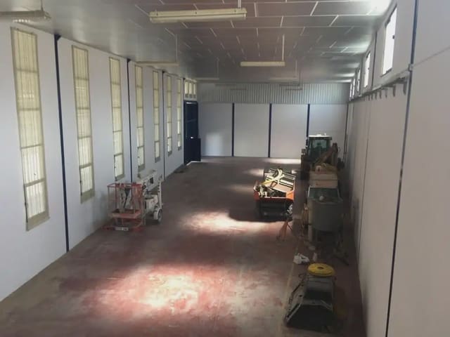 Commercieel te koop in Lucena - € 210.000 (Ref: 9963592)