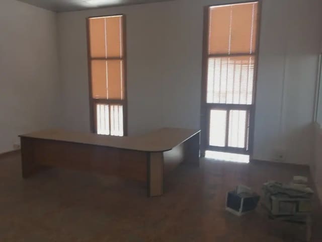 Commercieel te koop in Lucena - € 210.000 (Ref: 9963592)