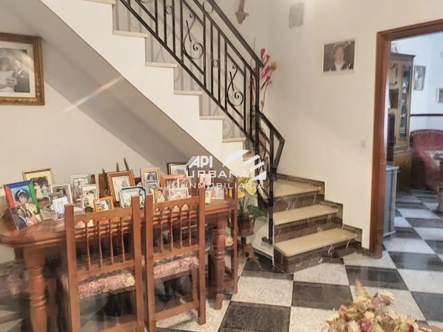 5 soveværelse Byhus til salg i Monturque - € 196.000 (Ref: 9963599)