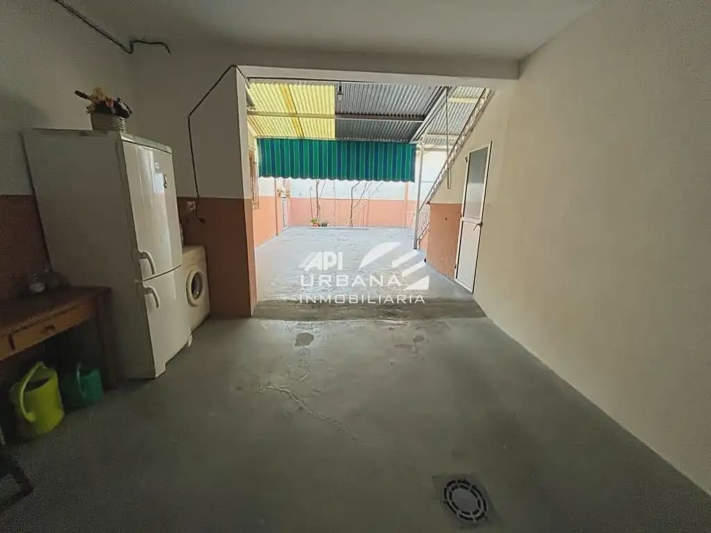 3 Zimmer Villa zu verkaufen in Lucena mit Garage - 200.000 € (Ref: 9963602)