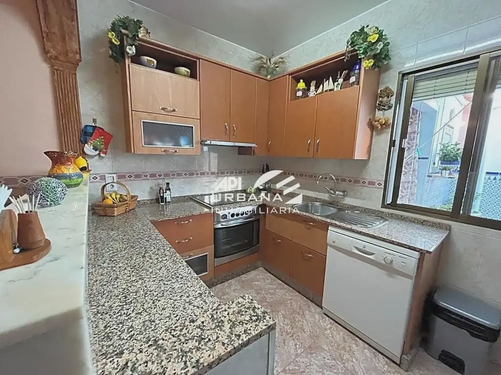 3 Zimmer Villa zu verkaufen in Lucena mit Garage - 200.000 € (Ref: 9963602)