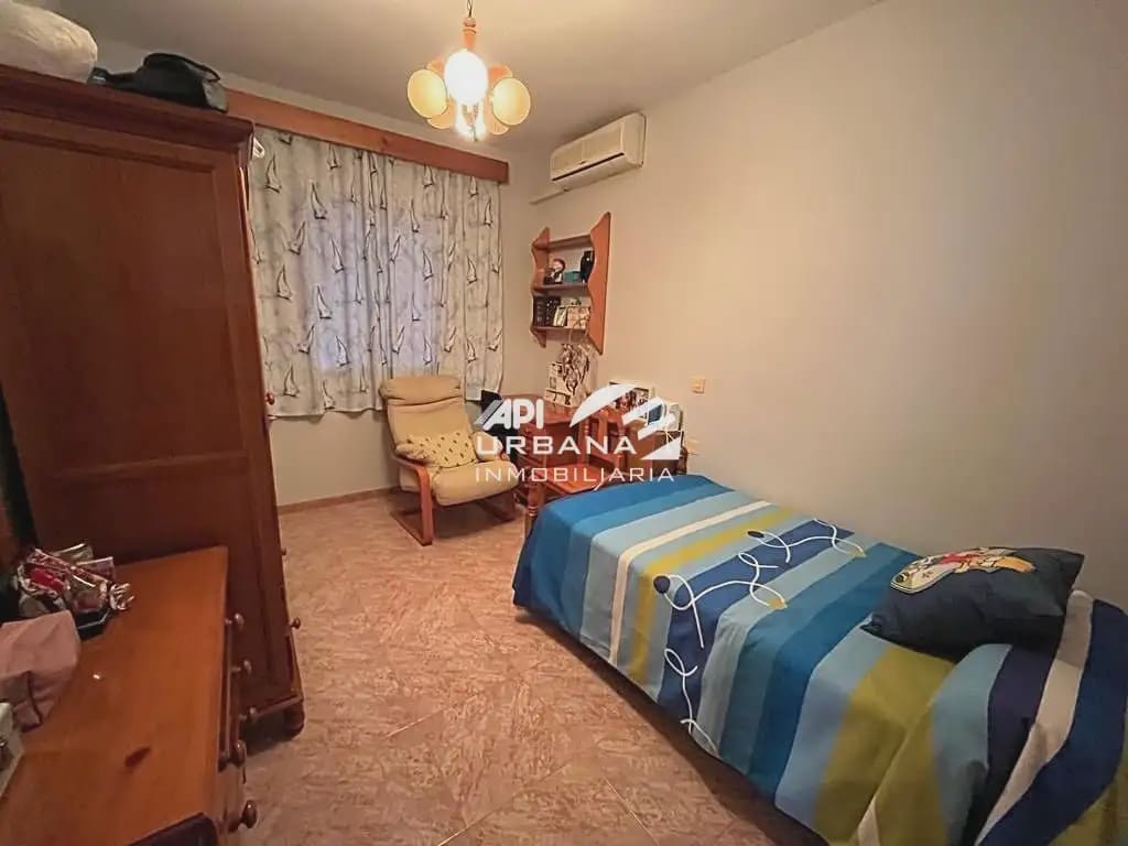 3 Zimmer Villa zu verkaufen in Lucena mit Garage - 200.000 € (Ref: 9963602)