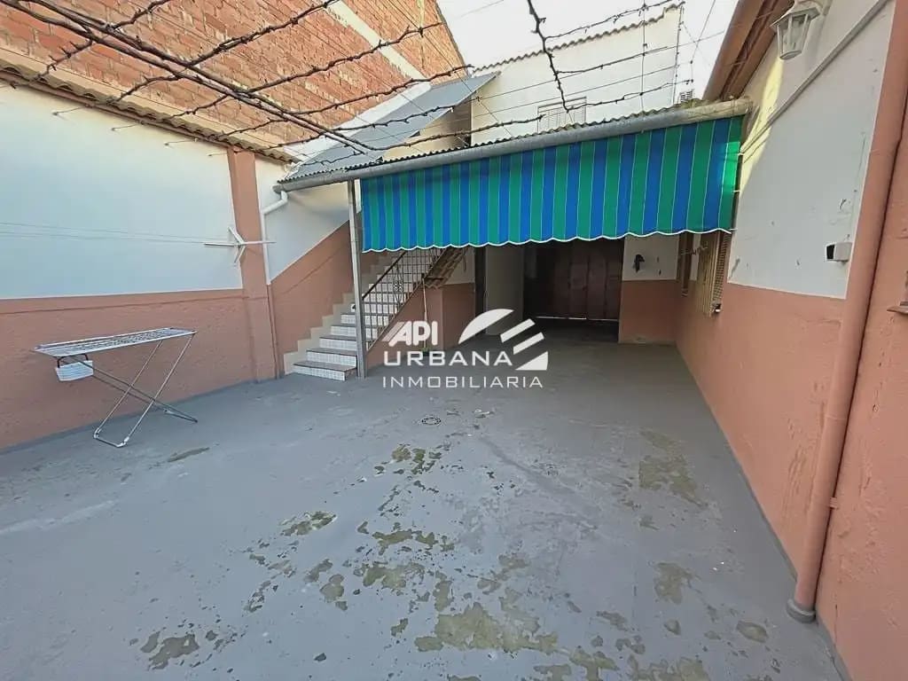 3 Zimmer Villa zu verkaufen in Lucena mit Garage - 200.000 € (Ref: 9963602)