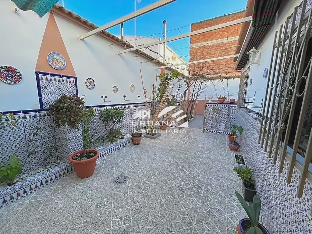 3 Zimmer Villa zu verkaufen in Lucena mit Garage - 200.000 € (Ref: 9963602)