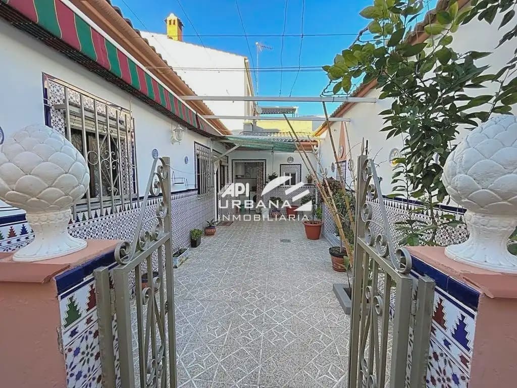 3 Zimmer Villa zu verkaufen in Lucena mit Garage - 200.000 € (Ref: 9963602)