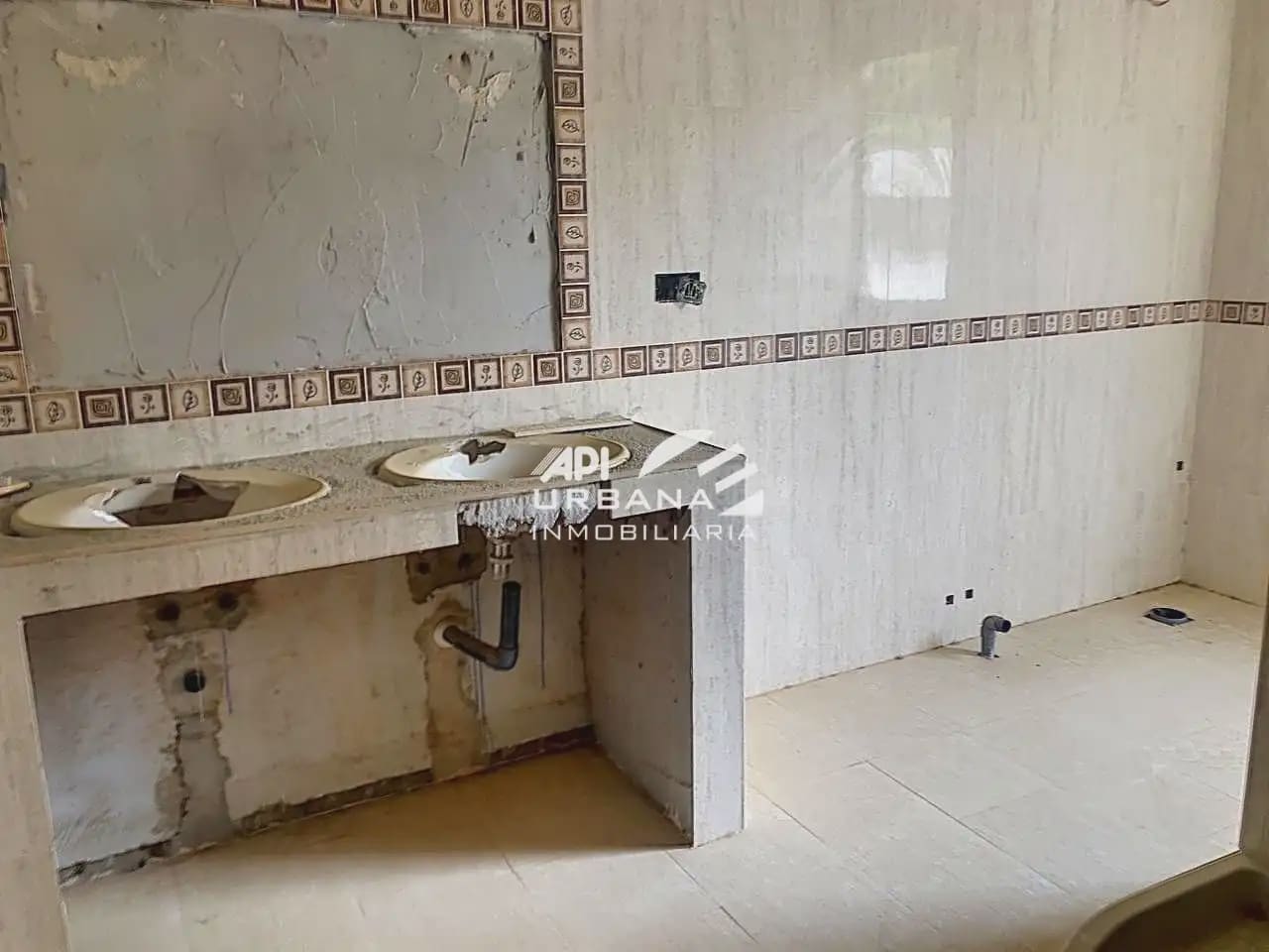 3 slaapkamer Huis te koop in Aguilar de la Frontera - € 47.500 (Ref: 9963609)
