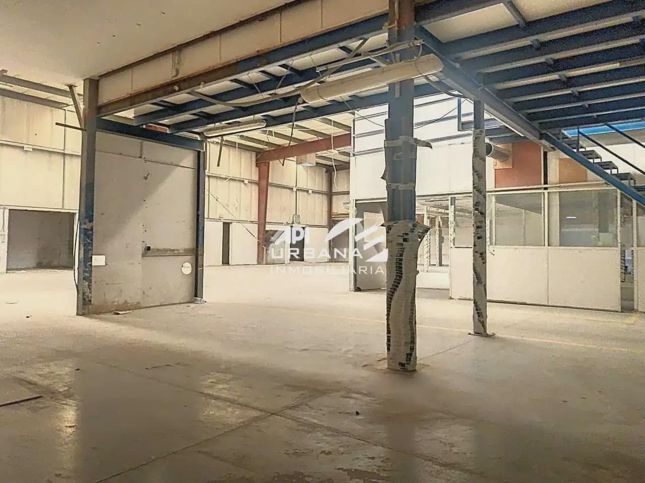 Commercial for sale in Lucena - € 230,000 (Ref: 9963615)