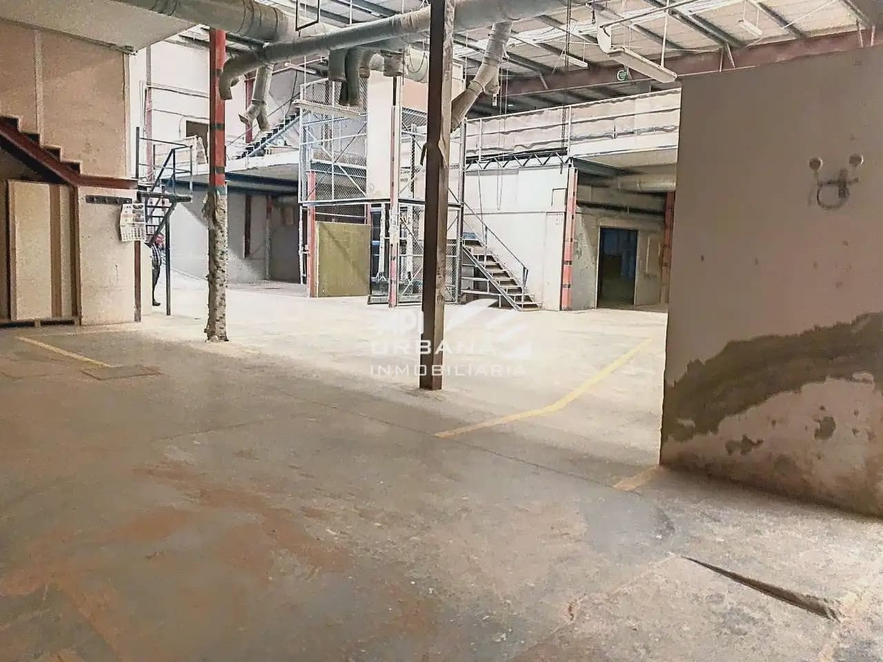 Commercial for sale in Lucena - € 230,000 (Ref: 9963615)