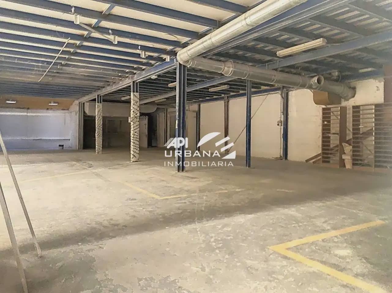 Commercial for sale in Lucena - € 230,000 (Ref: 9963615)