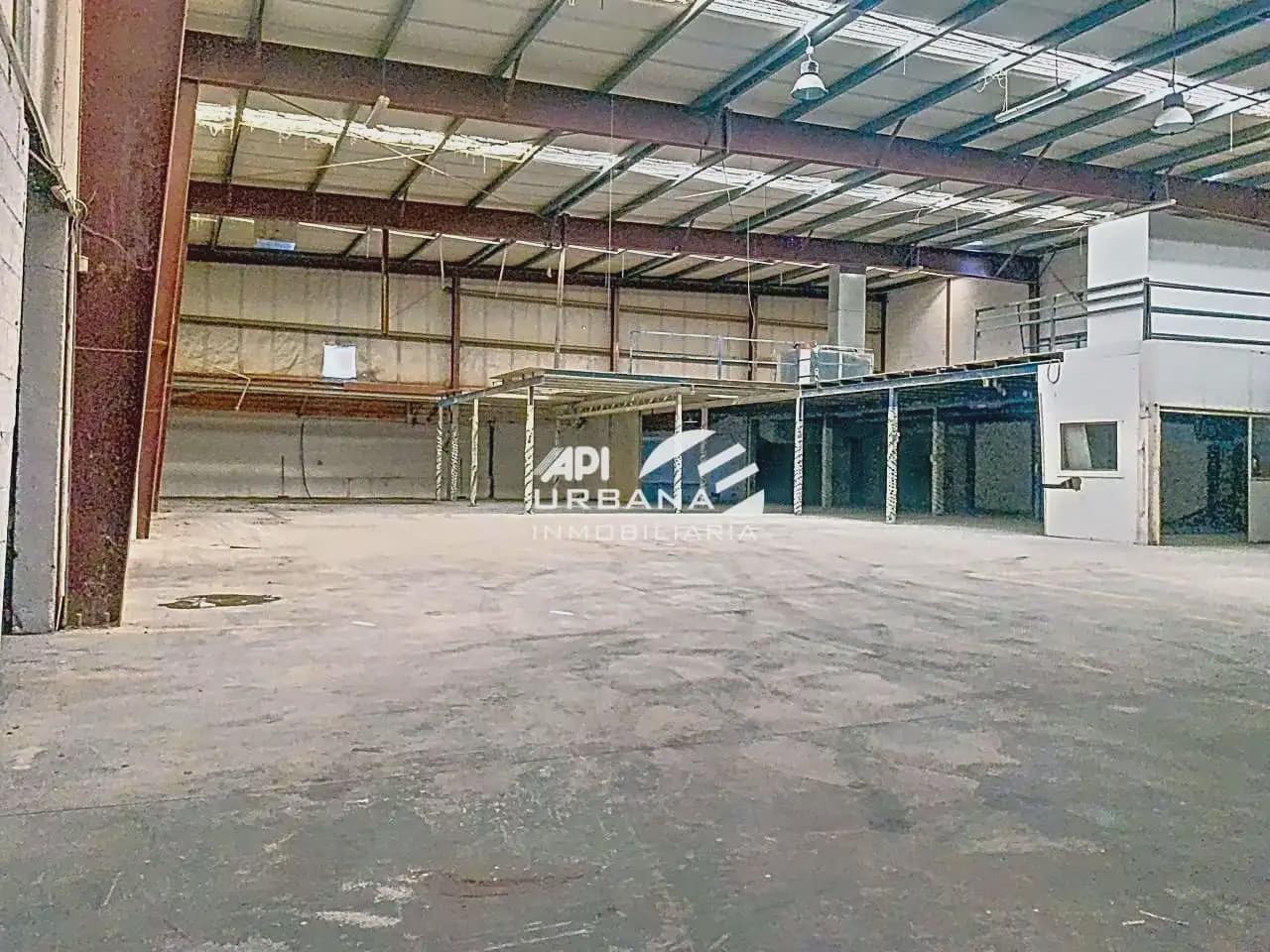 Commercial for sale in Lucena - € 230,000 (Ref: 9963615)