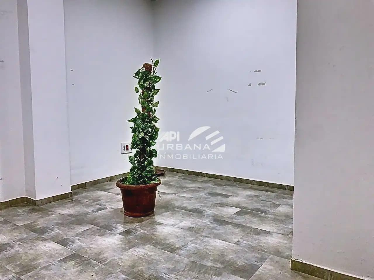 Gewerbe zu verkaufen in Lucena - 47.000 € (Ref: 9963616)