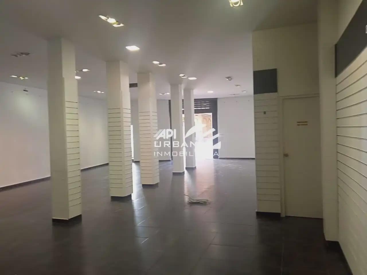 Kaupallinen vuokrattavana paikassa Lucena - 1 200 € (Ref: 9963617)