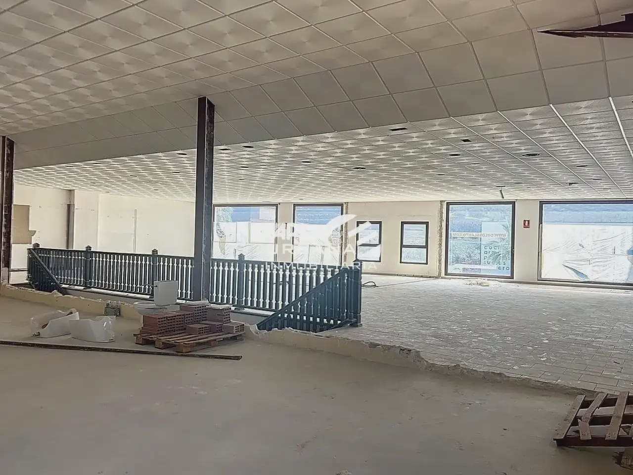 Erhverv til leje i Lucena - € 2.900 (Ref: 9963627)