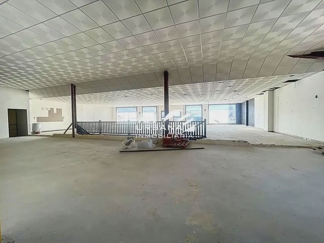 Erhverv til leje i Lucena - € 2.900 (Ref: 9963627)