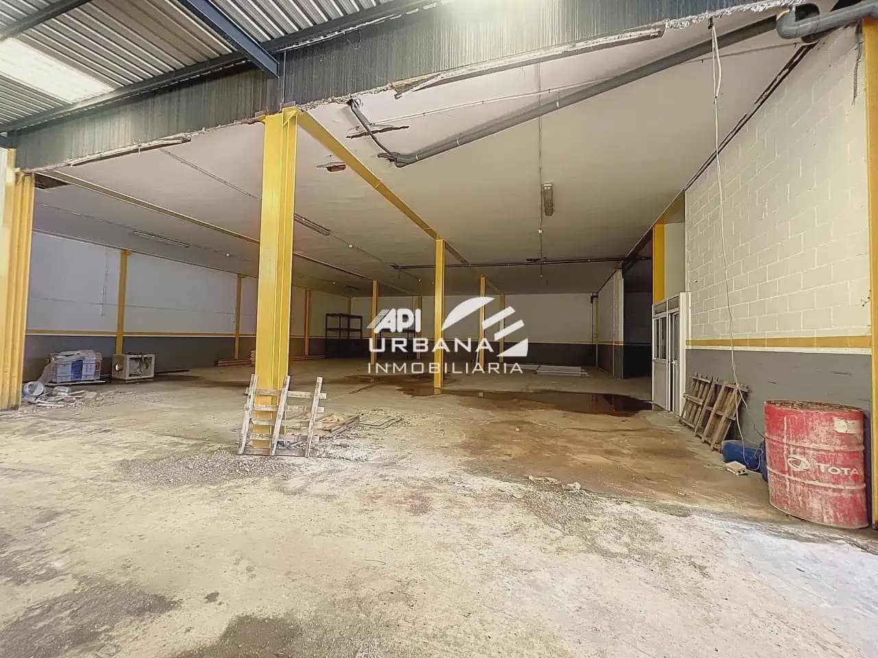 Erhverv til leje i Lucena - € 2.900 (Ref: 9963627)