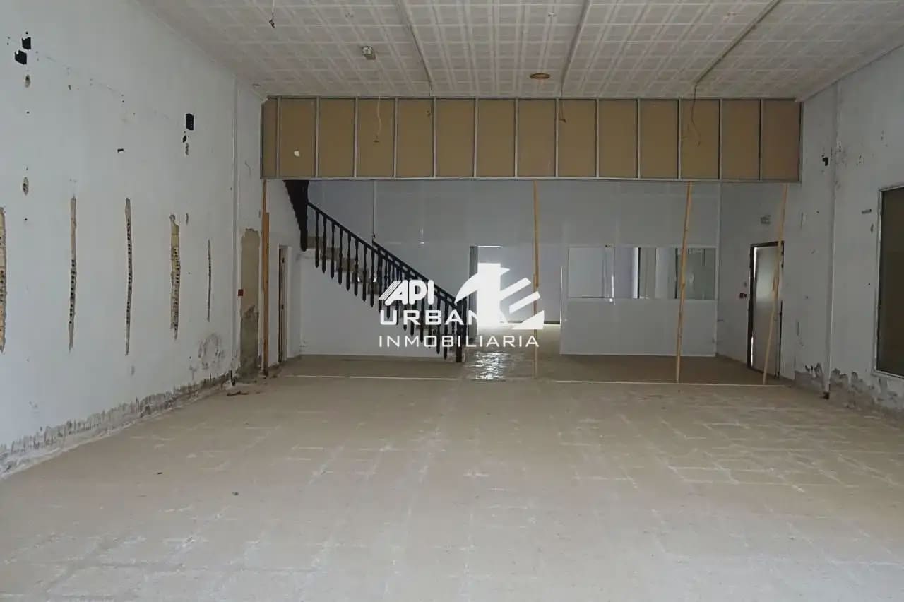 Gewerbe zu verkaufen in Lucena - 183.446 € (Ref: 9963638)