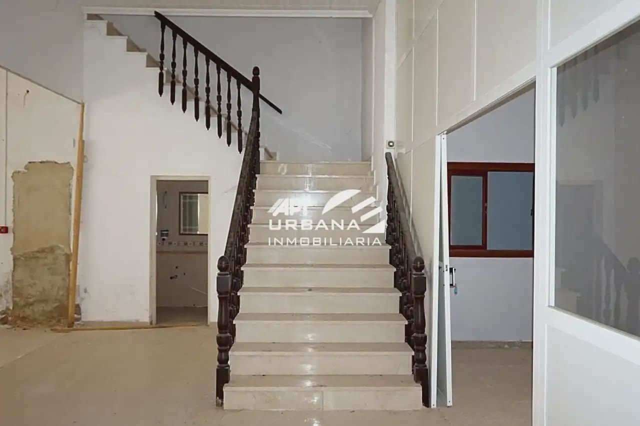Gewerbe zu verkaufen in Lucena - 183.446 € (Ref: 9963638)