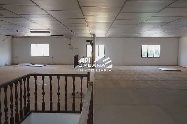 Gewerbe zu verkaufen in Lucena - 183.446 € (Ref: 9963638)