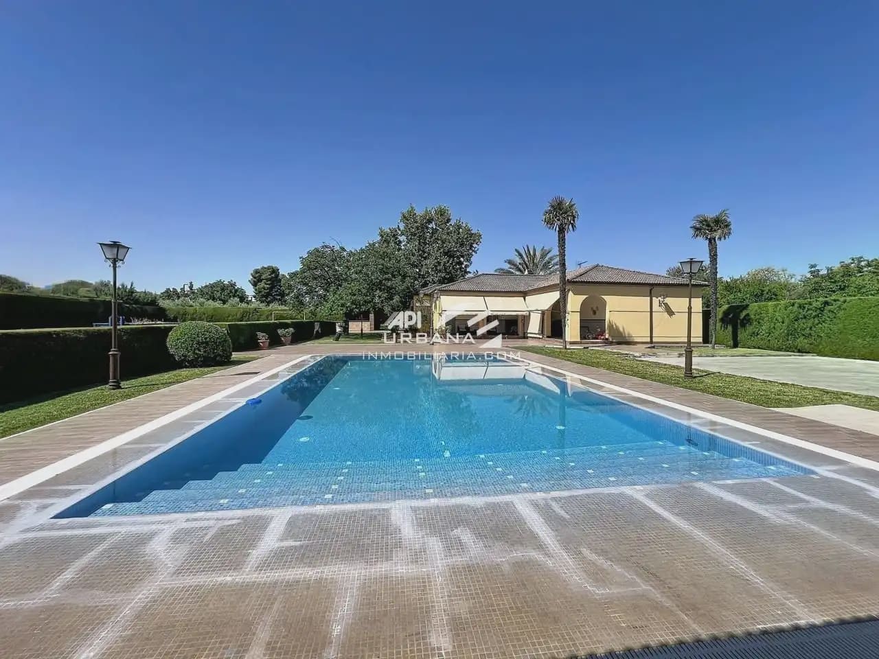 4 Zimmer Villa zu verkaufen in Lucena mit Pool - 395.000 € (Ref: 9963644)