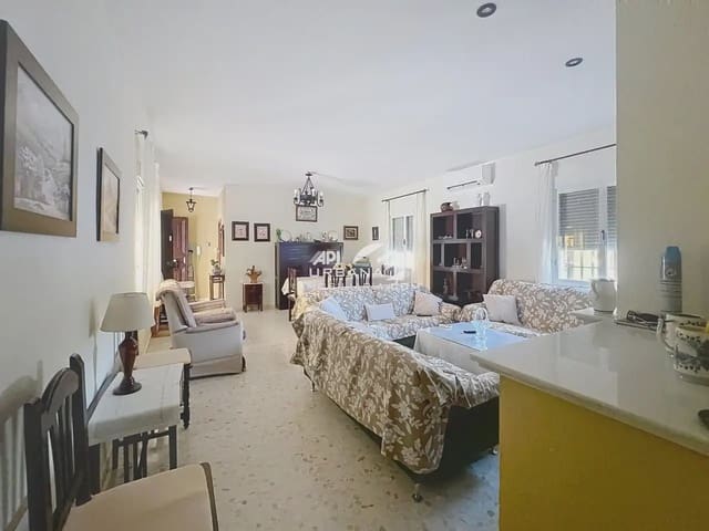 4 Zimmer Villa zu verkaufen in Lucena mit Pool - 395.000 € (Ref: 9963644)